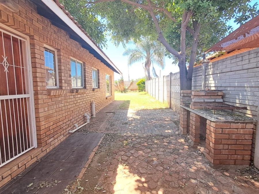 To Let 2 Bedroom Property for Rent in Bendor Limpopo
