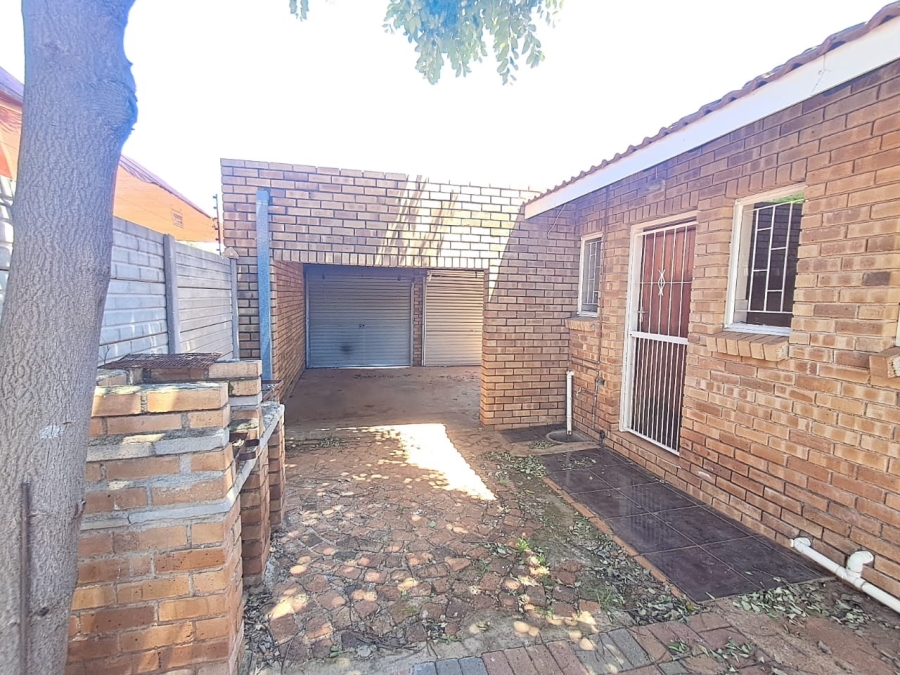 To Let 2 Bedroom Property for Rent in Bendor Limpopo