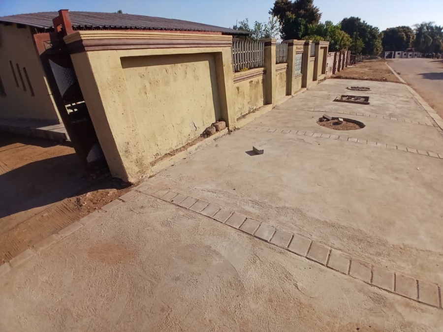 3 Bedroom Property for Sale in Namakgale Limpopo