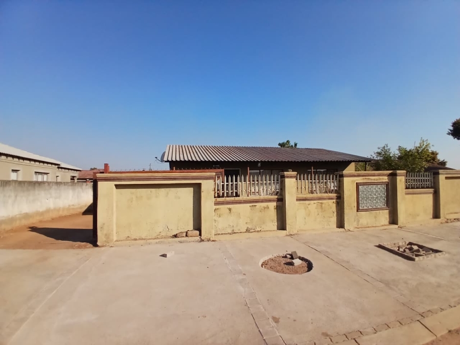 3 Bedroom Property for Sale in Namakgale Limpopo