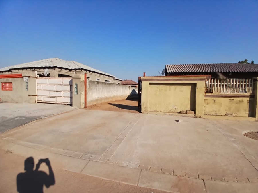 3 Bedroom Property for Sale in Namakgale Limpopo