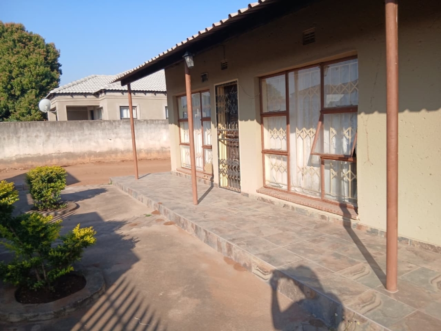 3 Bedroom Property for Sale in Namakgale Limpopo