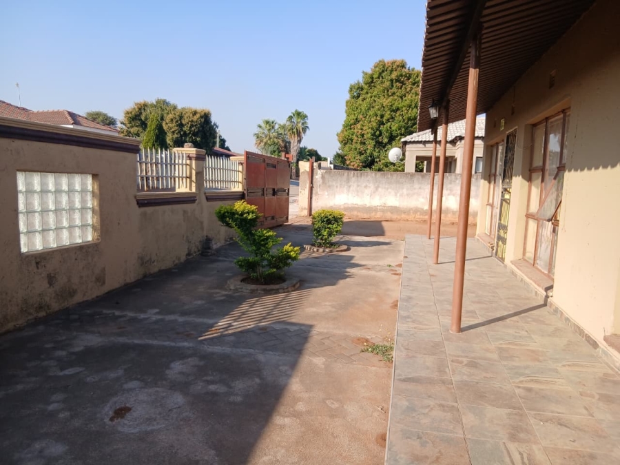 3 Bedroom Property for Sale in Namakgale Limpopo
