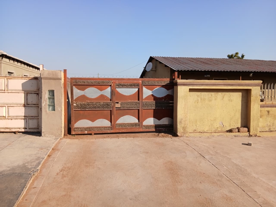 3 Bedroom Property for Sale in Namakgale Limpopo