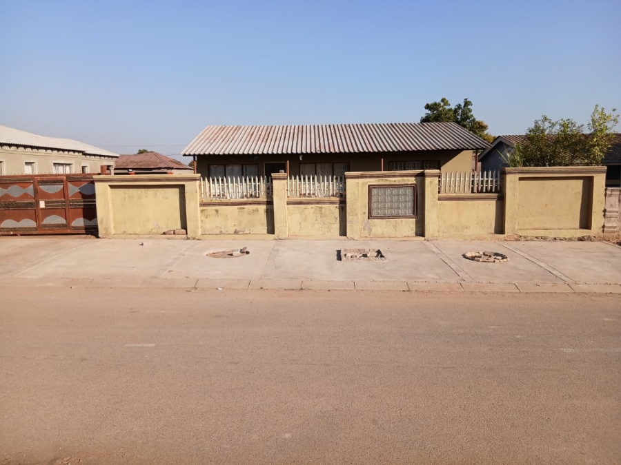 3 Bedroom Property for Sale in Namakgale Limpopo