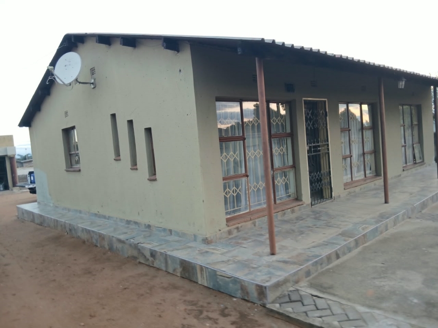 3 Bedroom Property for Sale in Namakgale Limpopo