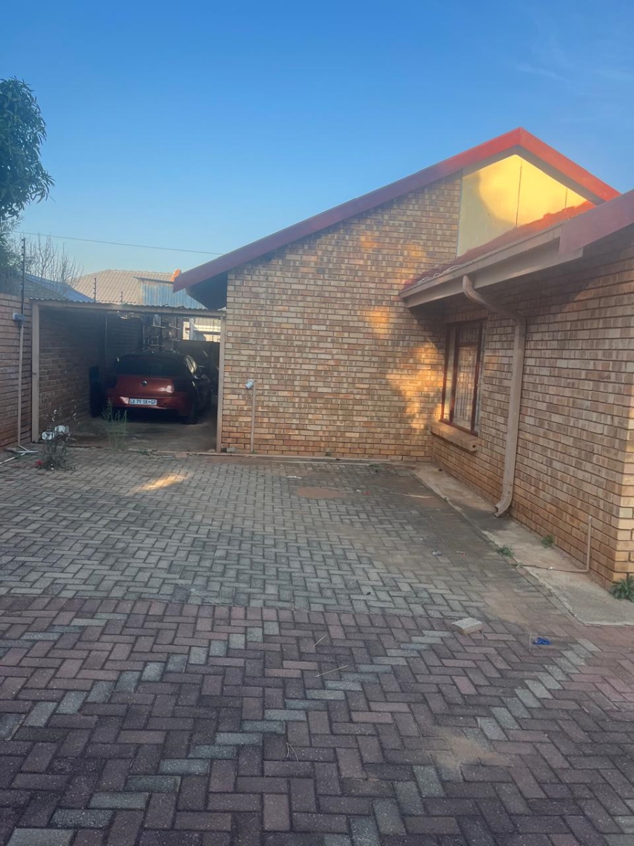 3 Bedroom Property for Sale in Flora Park Limpopo