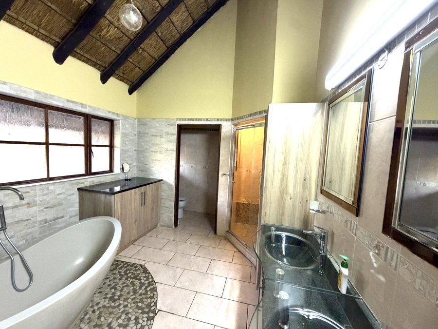 5 Bedroom Property for Sale in Louis Trichardt Limpopo