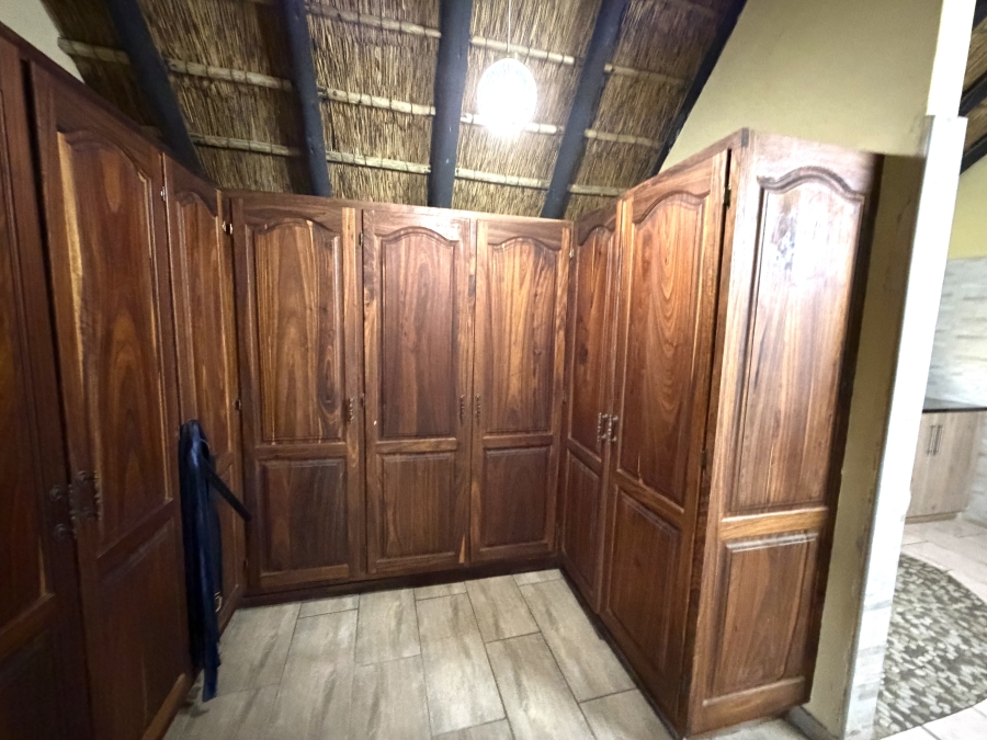 5 Bedroom Property for Sale in Louis Trichardt Limpopo