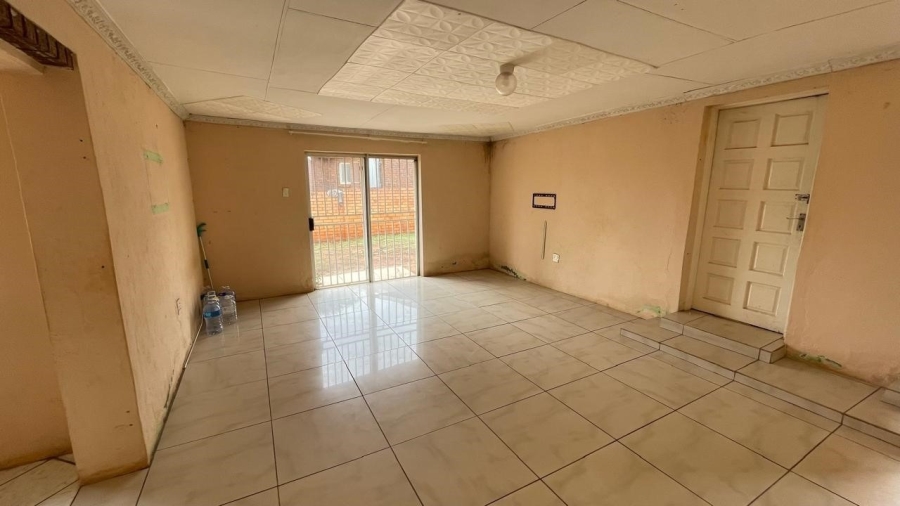 4 Bedroom Property for Sale in Flora Park Limpopo