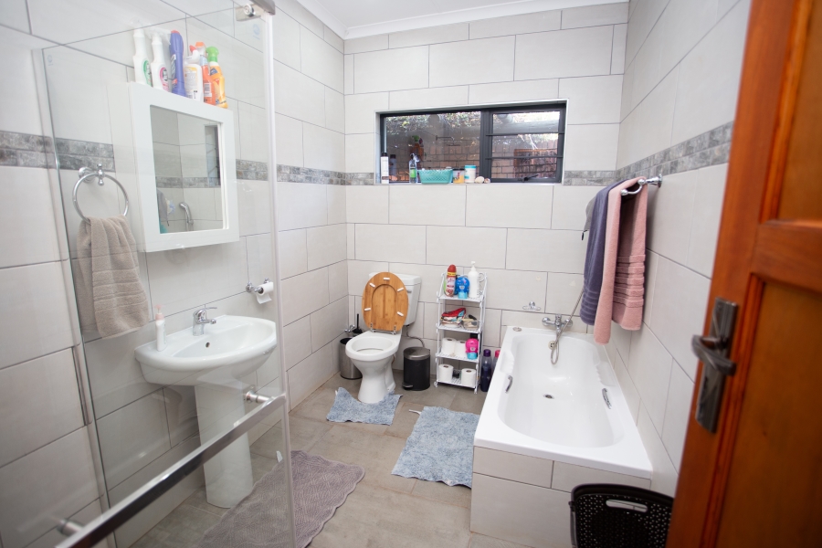 4 Bedroom Property for Sale in Chroompark Limpopo