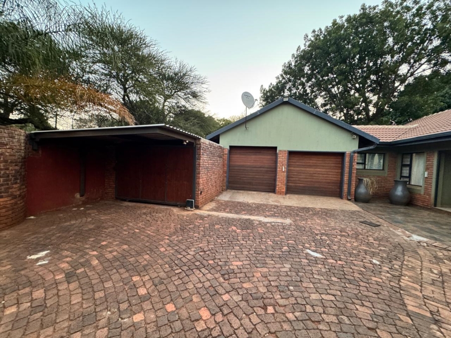 4 Bedroom Property for Sale in Chroompark Limpopo