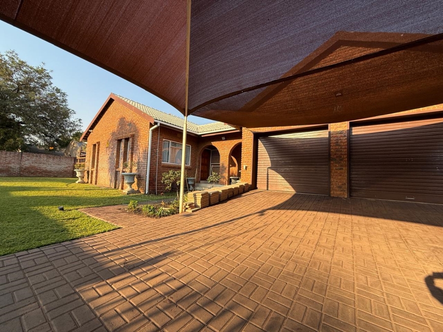 3 Bedroom Property for Sale in Chroompark Limpopo