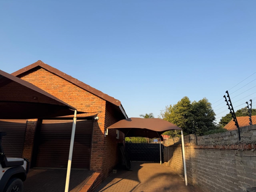 3 Bedroom Property for Sale in Chroompark Limpopo