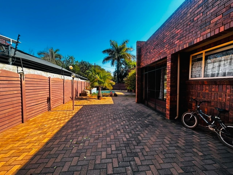 4 Bedroom Property for Sale in Chroompark Limpopo