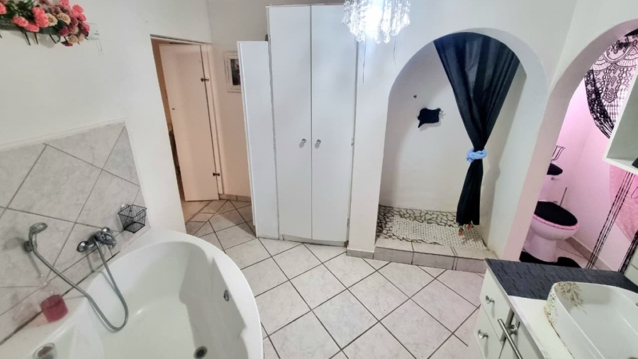 6 Bedroom Property for Sale in Modimolle Limpopo