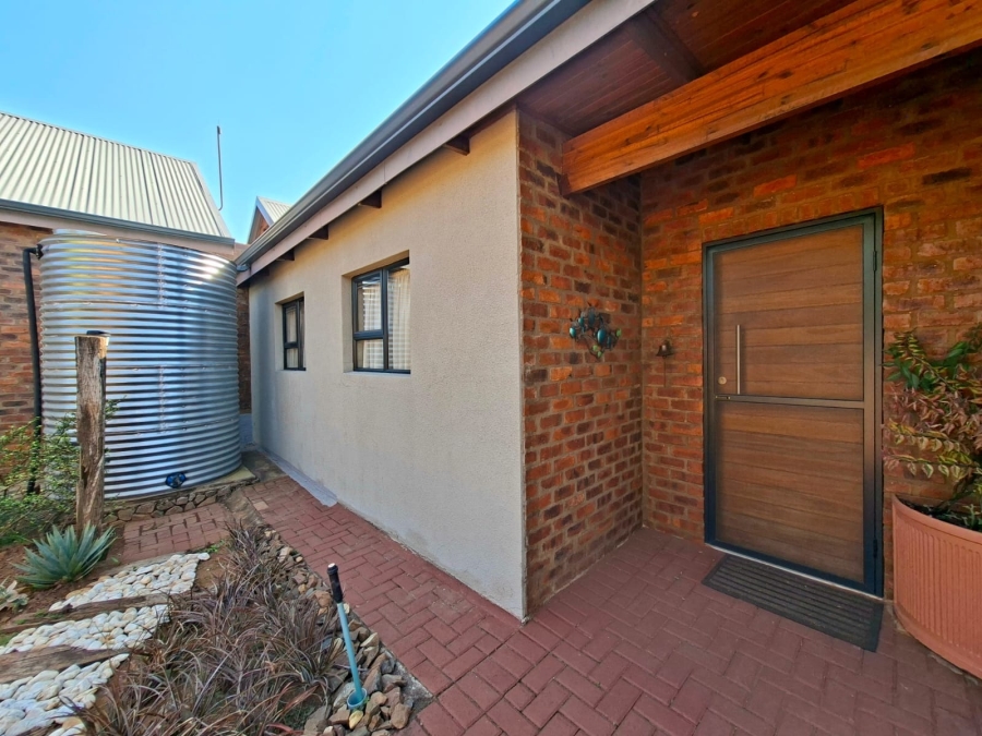 2 Bedroom Property for Sale in Negester Klein Kariba Limpopo