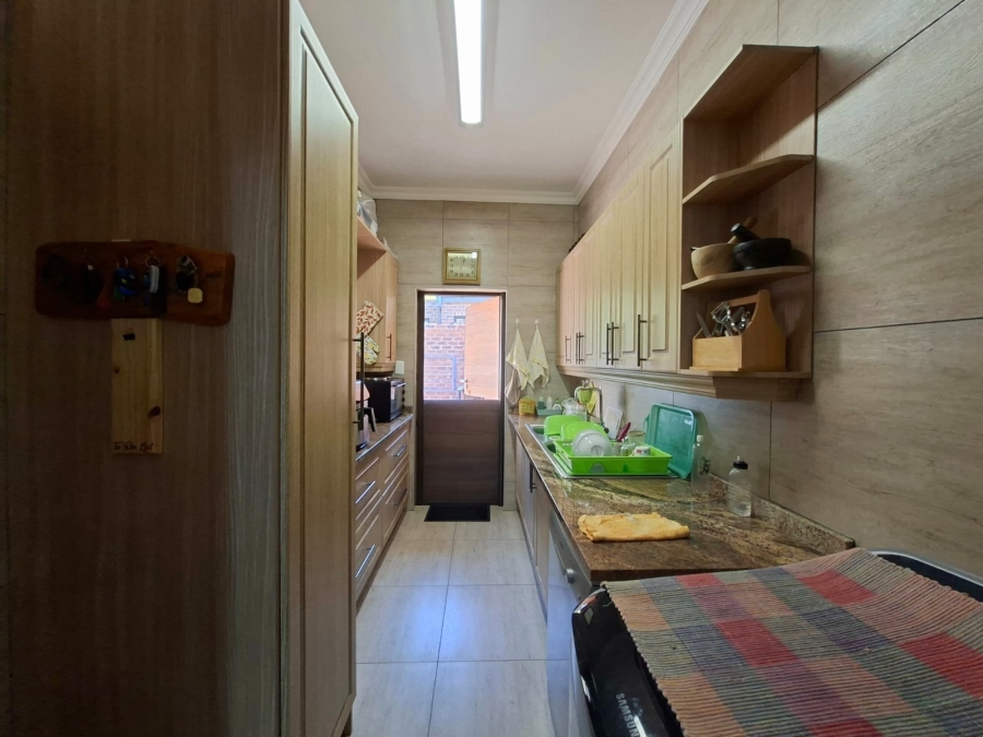 2 Bedroom Property for Sale in Negester Klein Kariba Limpopo