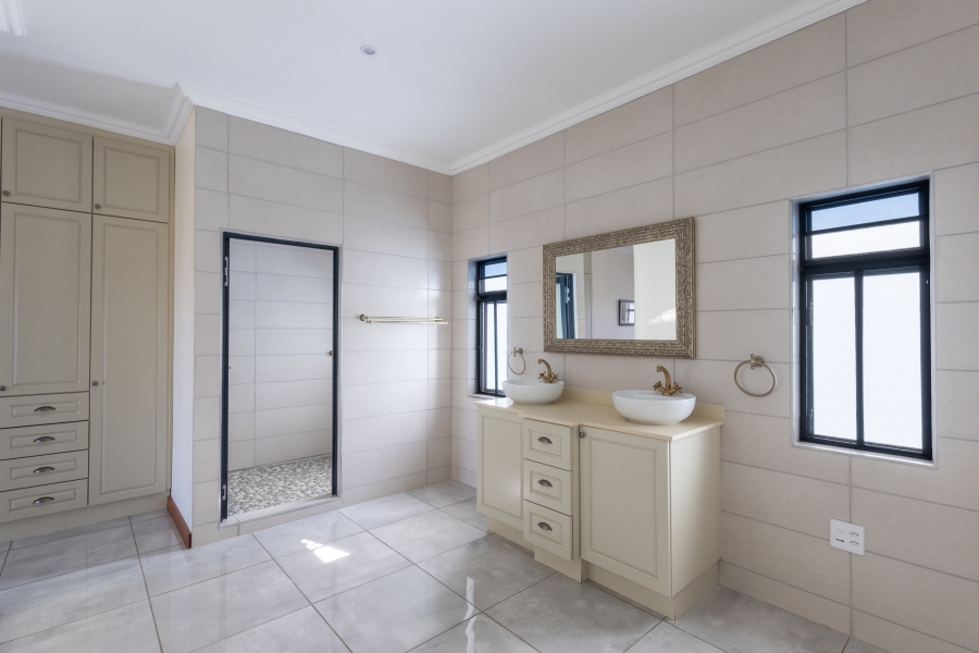 6 Bedroom Property for Sale in Vaalwater Limpopo