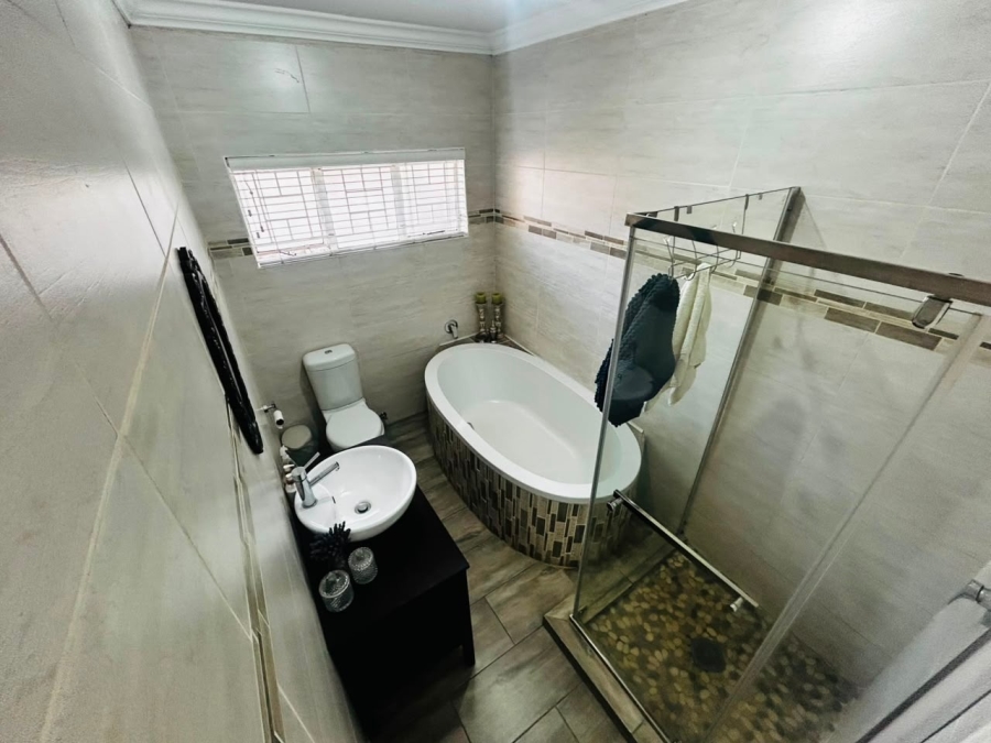 4 Bedroom Property for Sale in Chroompark Limpopo
