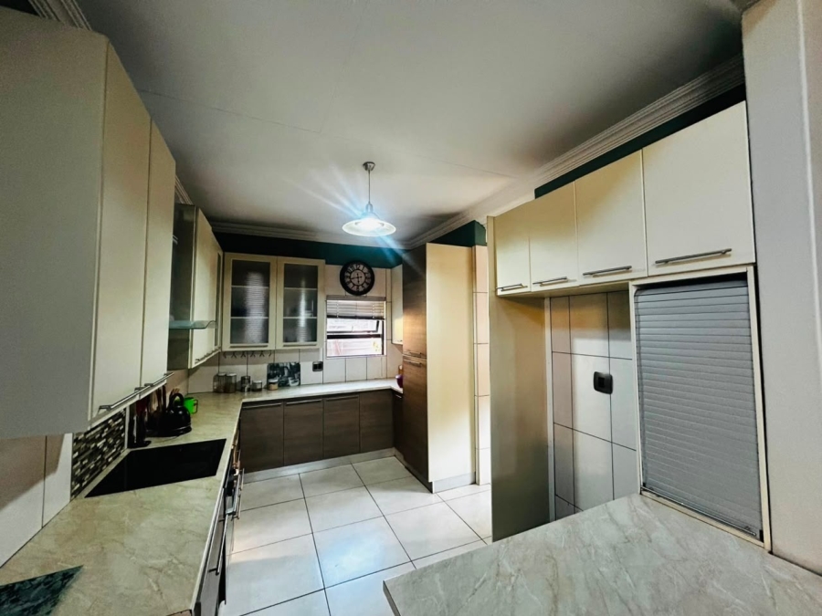4 Bedroom Property for Sale in Chroompark Limpopo
