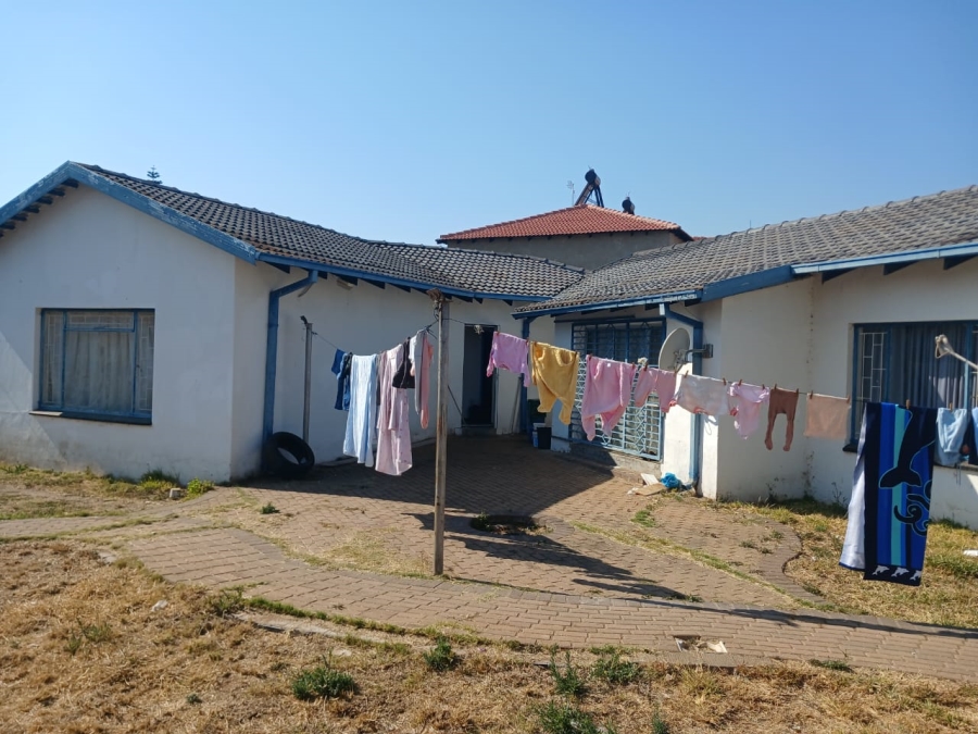 5 Bedroom Property for Sale in Penina Park Limpopo