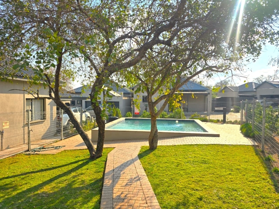 2 Bedroom Property for Sale in Hoedspruit Limpopo