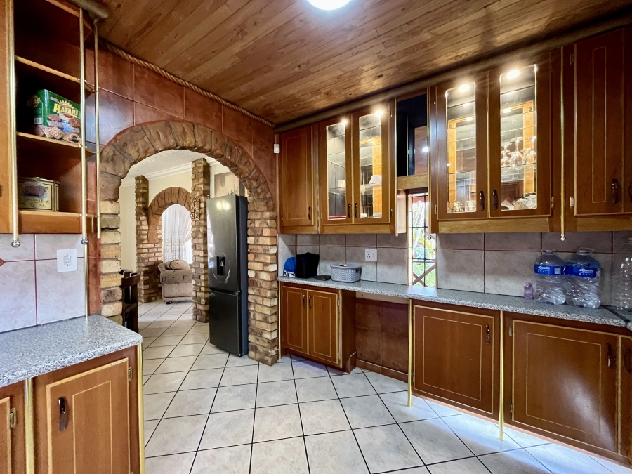 6 Bedroom Property for Sale in Bela Bela Limpopo
