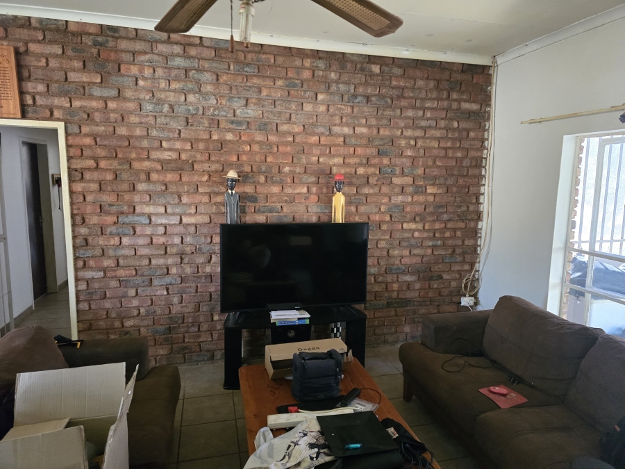 5 Bedroom Property for Sale in Mopane Limpopo