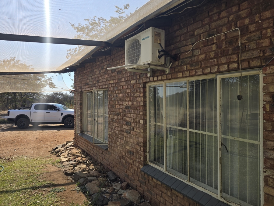 5 Bedroom Property for Sale in Mopane Limpopo