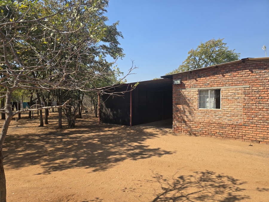 5 Bedroom Property for Sale in Mopane Limpopo