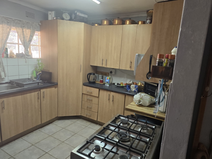 5 Bedroom Property for Sale in Mopane Limpopo