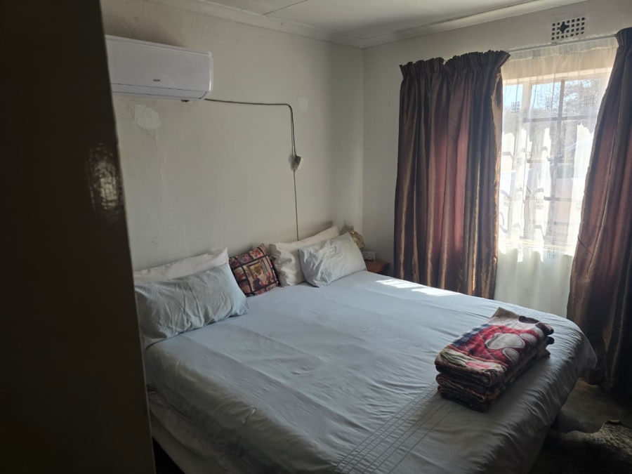 5 Bedroom Property for Sale in Mopane Limpopo