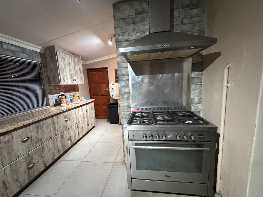 4 Bedroom Property for Sale in Fauna Park Limpopo