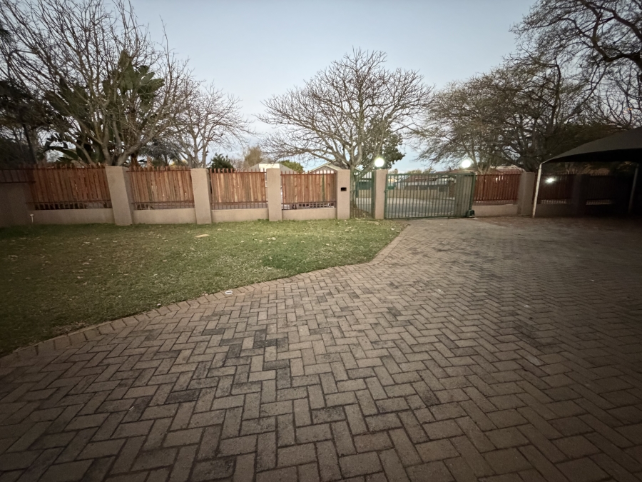4 Bedroom Property for Sale in Fauna Park Limpopo