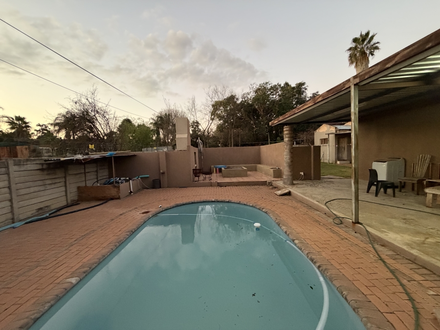 4 Bedroom Property for Sale in Fauna Park Limpopo