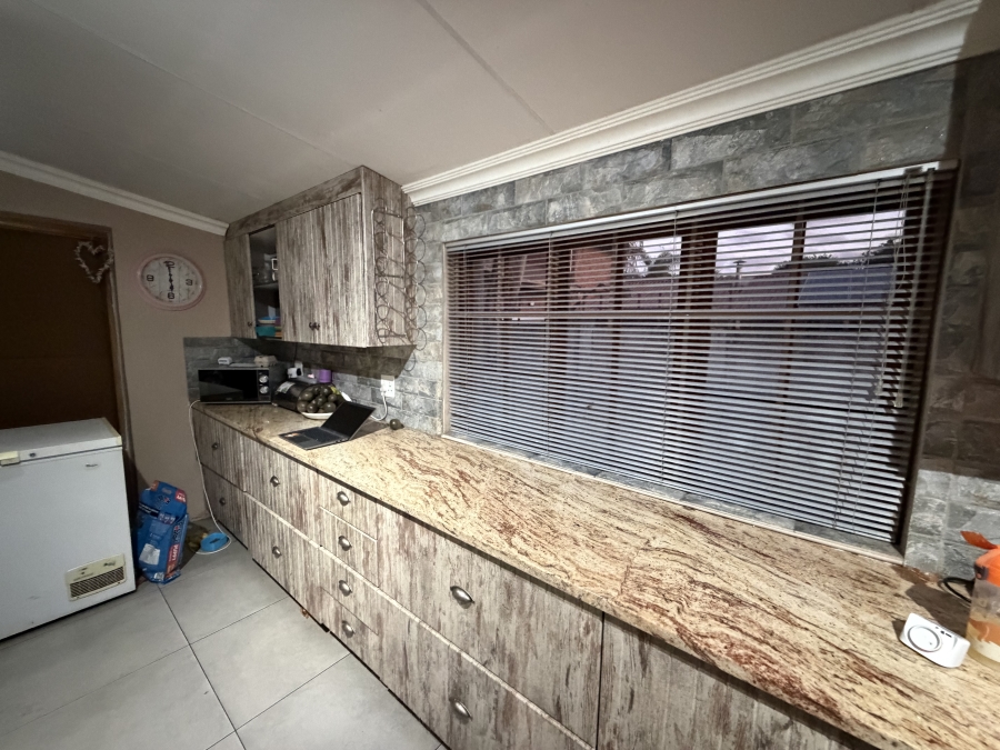 4 Bedroom Property for Sale in Fauna Park Limpopo