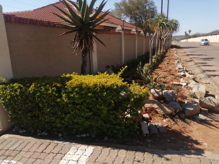 5 Bedroom Property for Sale in Bendor Limpopo