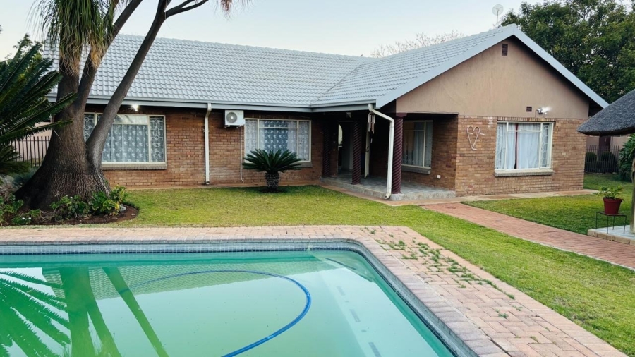 3 Bedroom Property for Sale in Chroompark Limpopo