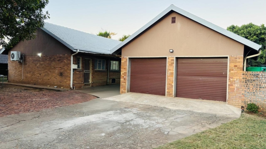 3 Bedroom Property for Sale in Chroompark Limpopo