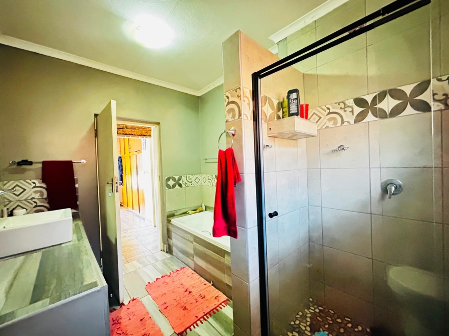 4 Bedroom Property for Sale in Chroompark Limpopo