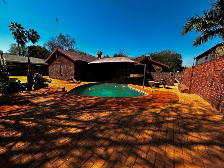 4 Bedroom Property for Sale in Chroompark Limpopo