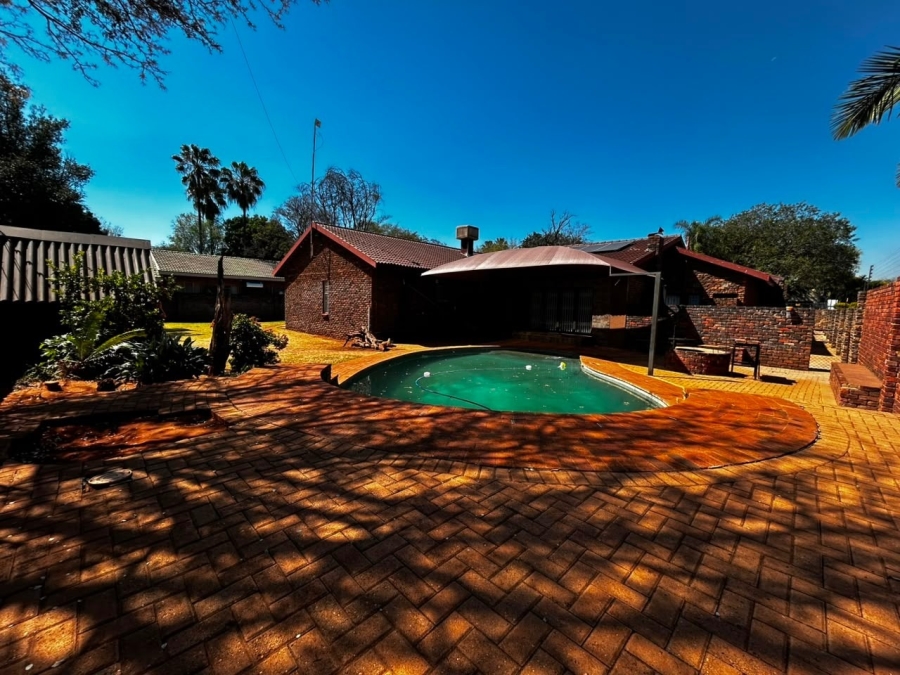 4 Bedroom Property for Sale in Chroompark Limpopo