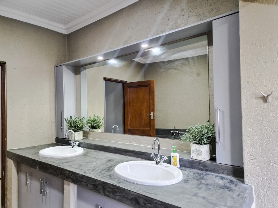 4 Bedroom Property for Sale in Raptors View Wildlife Estate Limpopo