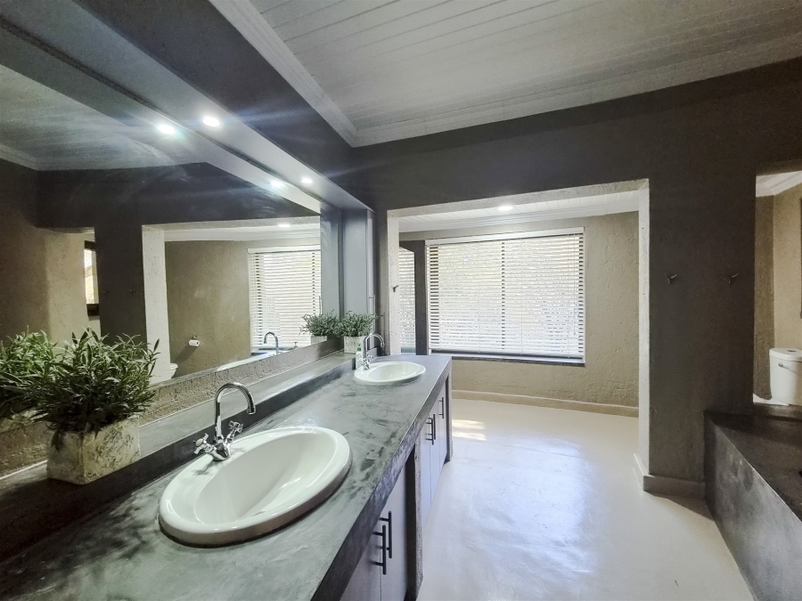 4 Bedroom Property for Sale in Raptors View Wildlife Estate Limpopo