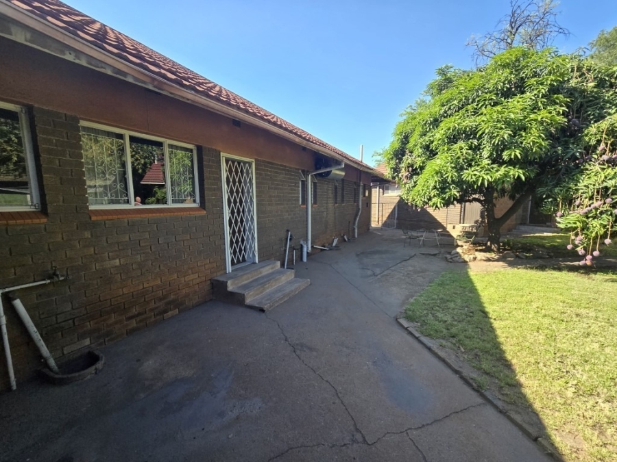 To Let 4 Bedroom Property for Rent in Phalaborwa Limpopo