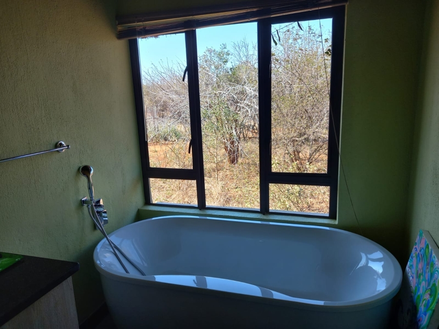 To Let 3 Bedroom Property for Rent in Hoedspruit Wildlife Estate Limpopo