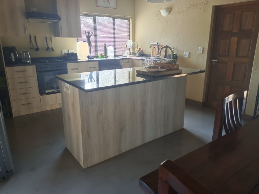 To Let 3 Bedroom Property for Rent in Hoedspruit Wildlife Estate Limpopo