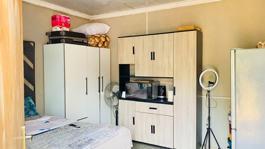 7 Bedroom Property for Sale in Tshikota Limpopo