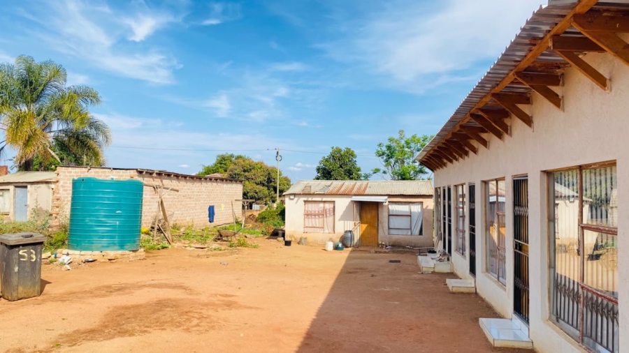 7 Bedroom Property for Sale in Tshikota Limpopo